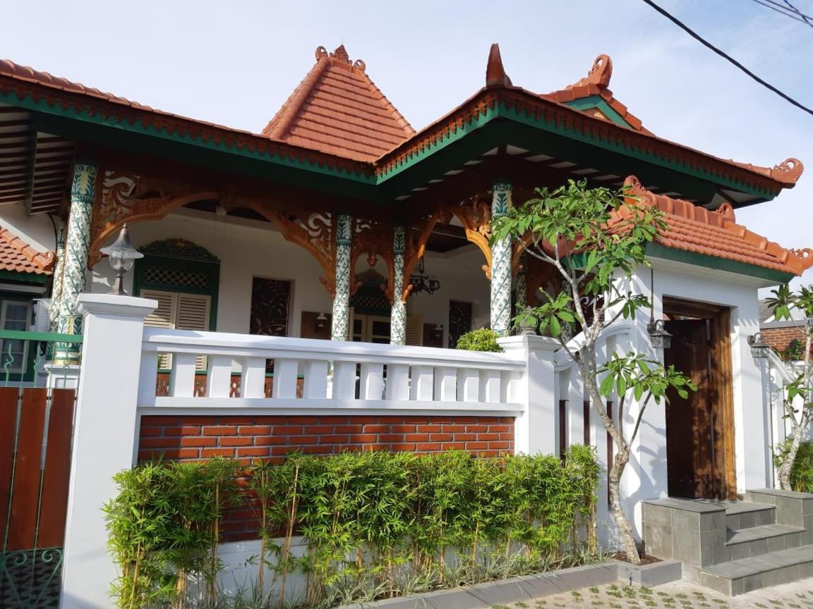 Wisma tamu Rumah Jawa *